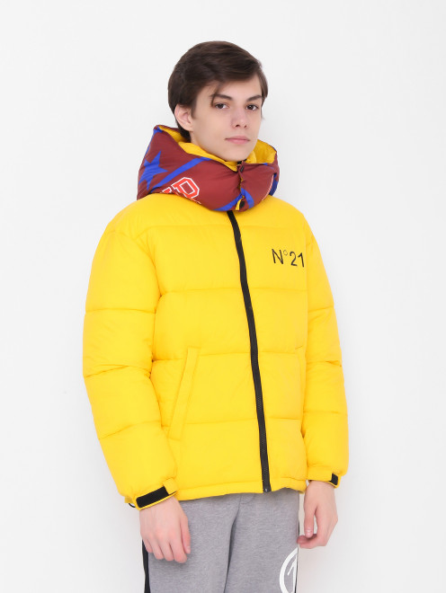 Утепленная куртка с принтом и узором N21 - МодельВерхНиз