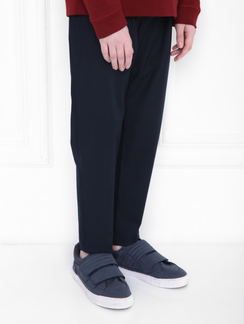 Однотонные брюки на резинке Emporio Armani - МодельВерхНиз